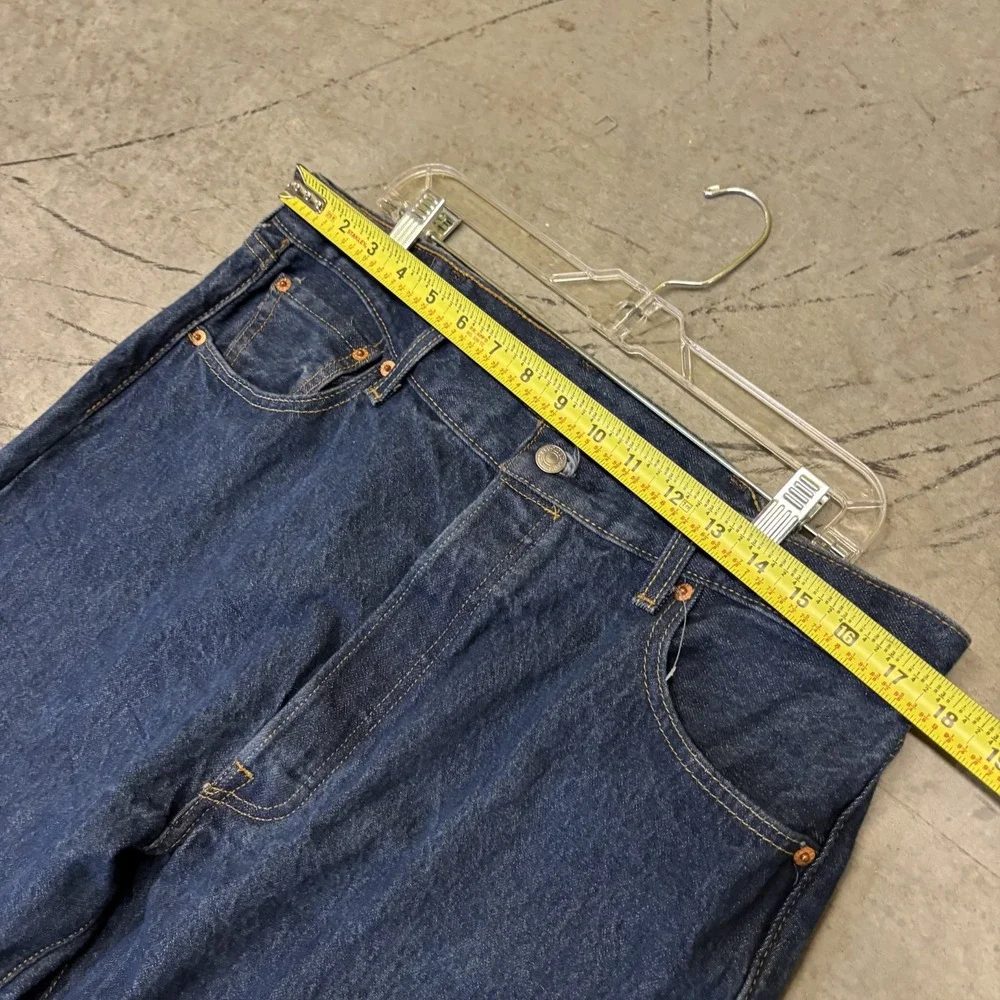 Levi's 501 Jeans Men's 35 x 33 Blue Button Fly Cotton Americana Denim 5 Pocket